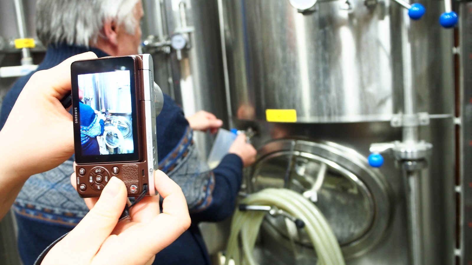 OLYMPUS DIGITAL CAMERA