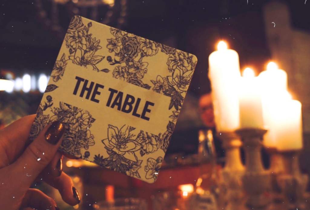 The Table – elämys liekkien, kumihanskojen ja tuntemattomien&nbsp;kesken